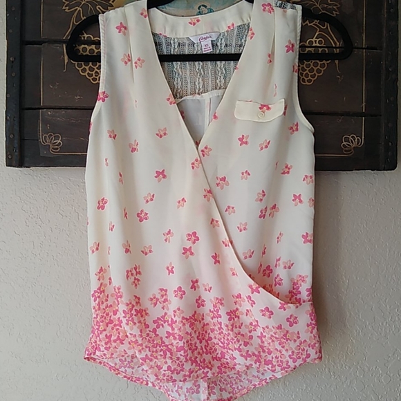 Candie's Tops - Beautiful top